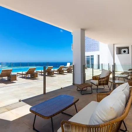 Altido Ocean View Apts With Pool And Parking *