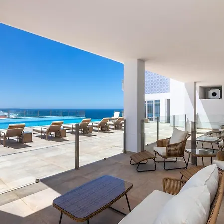 Altido Ocean View Apts With Pool And Parking *