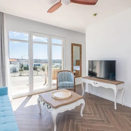 Altido Ocean View Apts With Pool And Parking *
